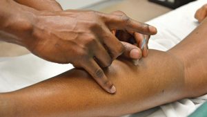 advanced-health-sports-clinic-slider-acupuncture